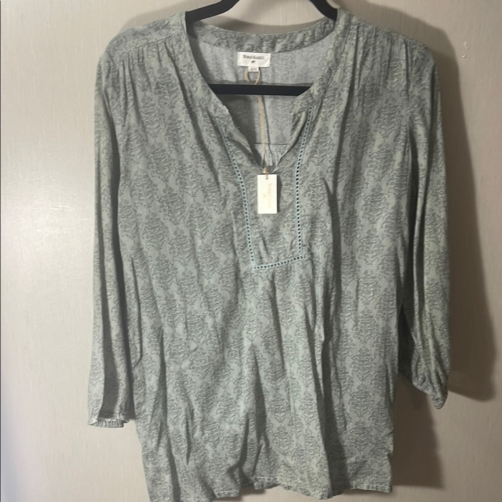 World market NWT small medium eyelet Gray Patterned Blouse